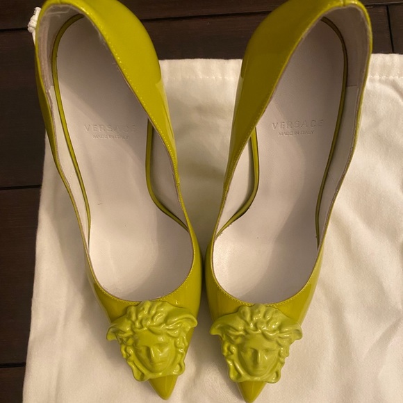 Versace Shoes - Versace stilettos in a beautiful green